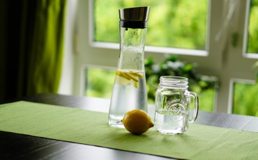 Detox diets lemon water