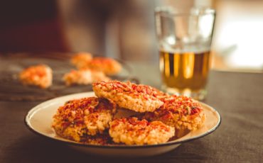 Confront mindless eating with these distracting and engaging activities