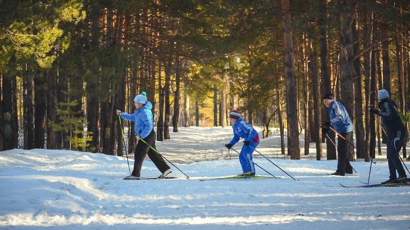 Winter active activities that are fun and energizing
