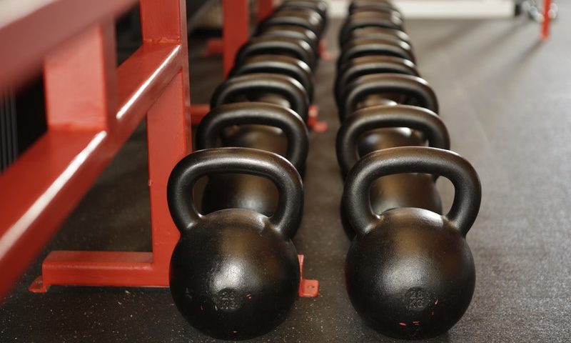 Consider these beginner tips for mastering your first gym workout